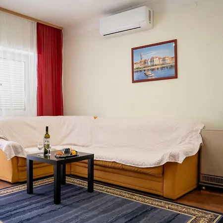 Apartman With Parking Space - 22290 Vodice