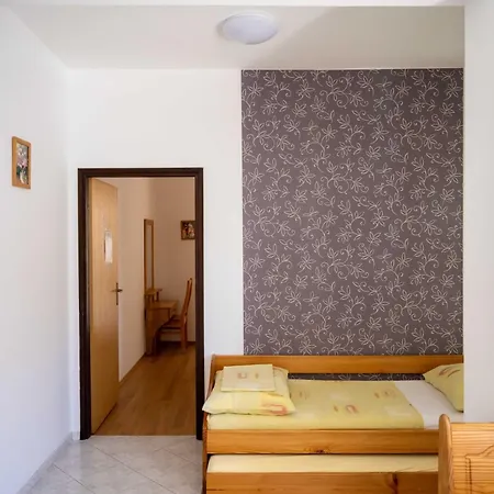 Apartman With Parking Space - 22290
