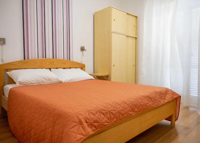 Appartement With Parking Space - 22290 *